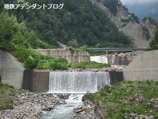 秘境の地!立山カルデラへ ~砂防堰堤編~_a0243562_1556774.jpg