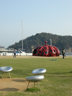 :: in 直島 ::_e0204865_18491852.jpg