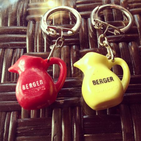 french vintage 60\'s keychains_c0174571_2242711.jpg