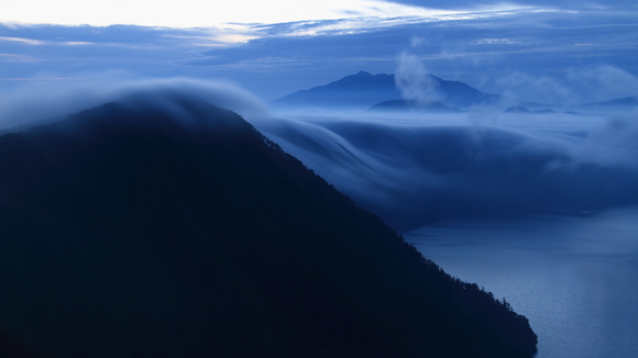 摩周湖　滝霧の光景_b0205205_21101935.jpg