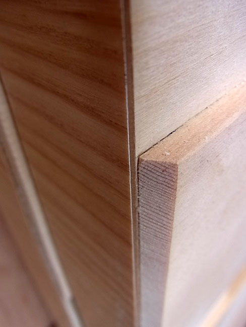 シナ合板 ポリ合板 スプルースの建具 近藤岳志の建築設計日記