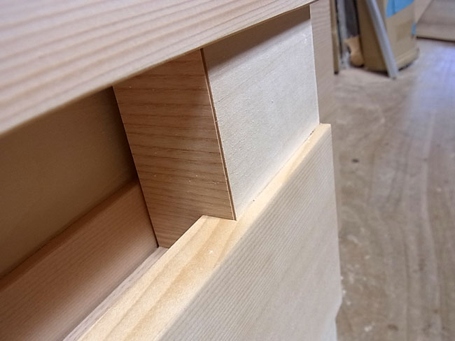 シナ合板 ポリ合板 スプルースの建具 近藤岳志の建築設計日記