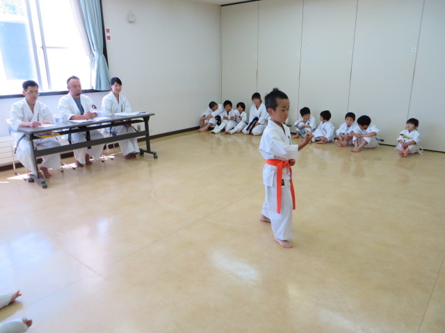 日曜空手 新琴似教室昇級審査会_c0118332_13492824.jpg