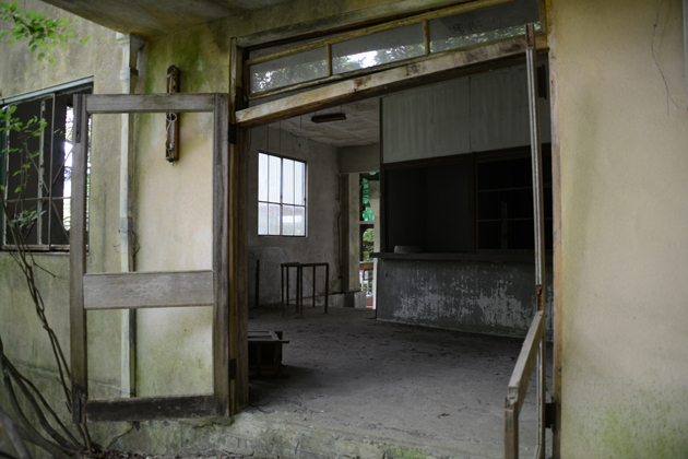 奥多摩ロープウェイ廃墟_e0171573_1191457.jpg
