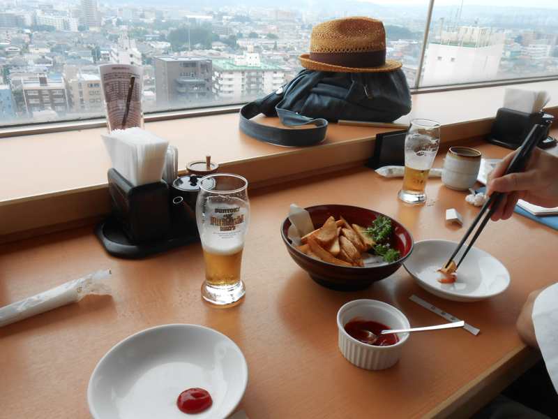 調布市文化会館たづくりの12階でランチ 穴場です のび丸亭の 奥様ごはんですよ 日本ワインと日々の料理