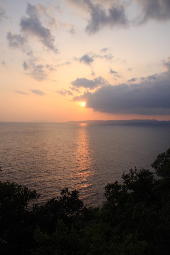 ＳＫＹ１３０７２３　穏やかな海に、夕陽が煌めきとっても美しいサンセットの時間_d0288367_1893097.jpg