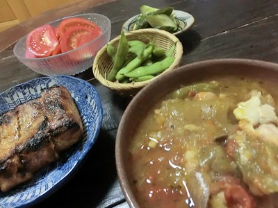 鶏肉のトマト煮込み。_c0234685_22404430.jpg