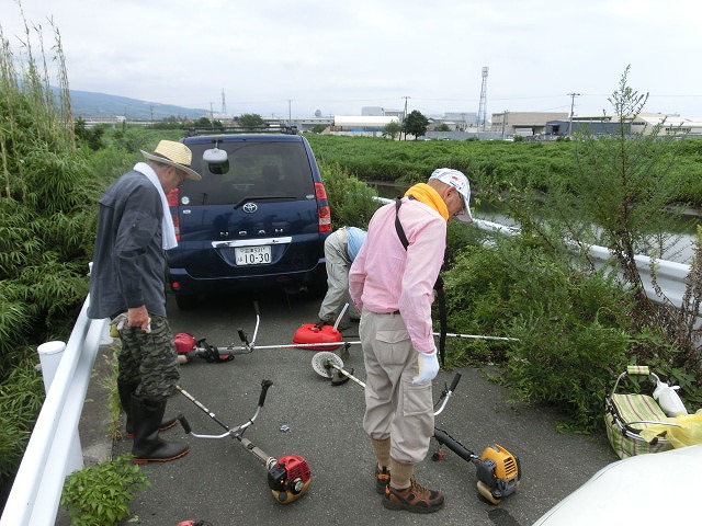 9月の彼岸花ウォークを目標にした「田宿川・滝川・沼川の草刈り」_f0141310_7262143.jpg