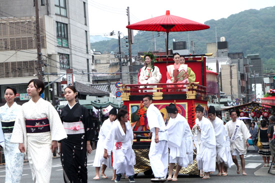 祇園祭　花傘巡行_e0048413_14274271.jpg