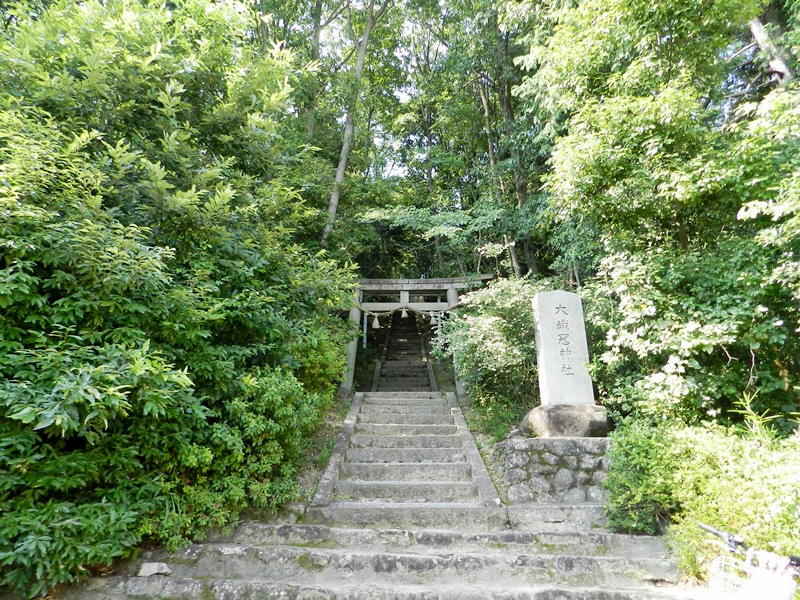 大織冠神社。_c0212783_2013799.jpg