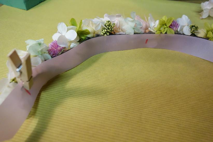 花かんむりの作り方 花屋 ニコグサ やってます 花かんむりの作り方 花屋 ニコグサ やってます