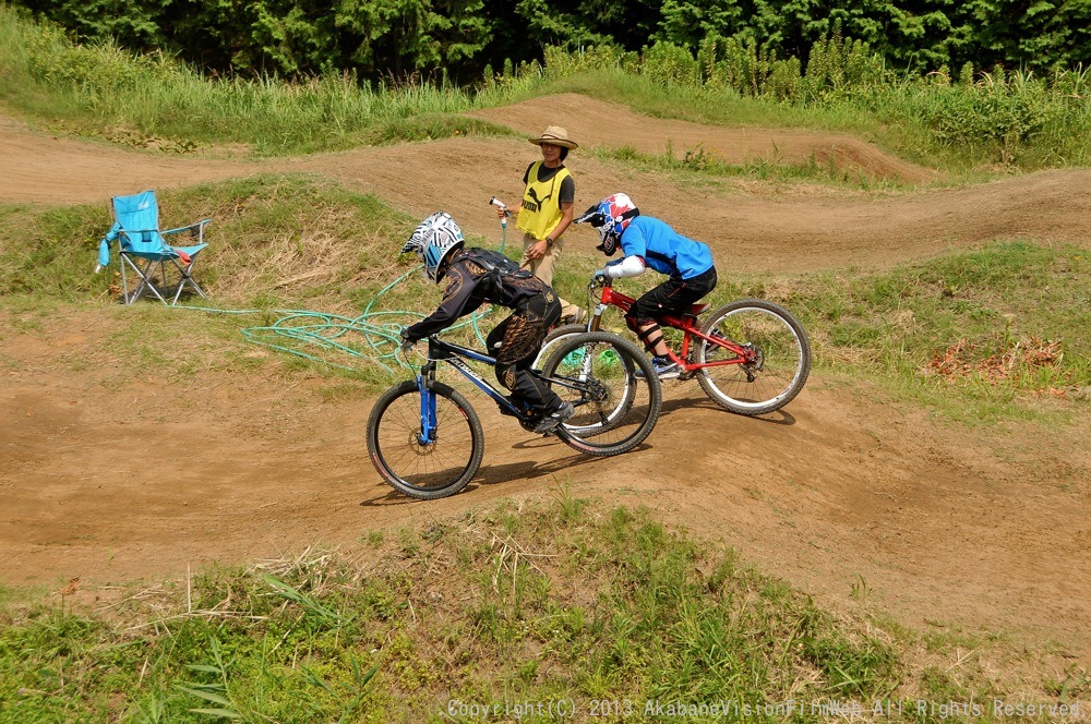 ２０１３JOSF 緑山７月定期戦VOL12：MTBノービスキッズ/ノービス決勝 　　動画あり_b0065730_8585833.jpg