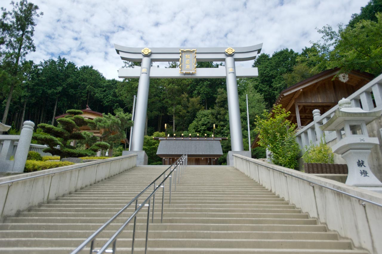 飯盛神社中宮社　福岡県福岡市西区_b0023047_5411089.jpg