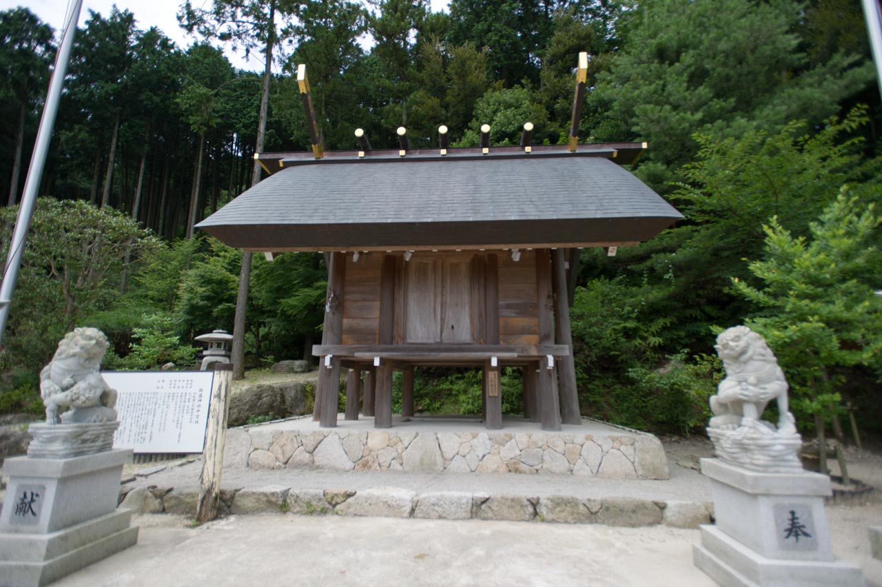 飯盛神社中宮社　福岡県福岡市西区_b0023047_541298.jpg