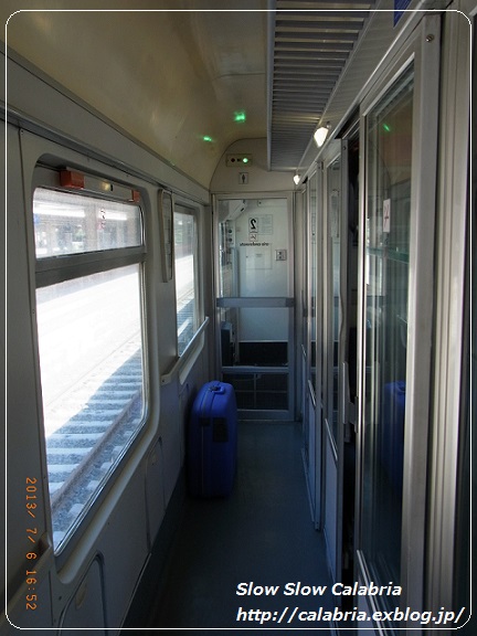 電車でメッシーナ海峡越え_c0171485_3104259.jpg