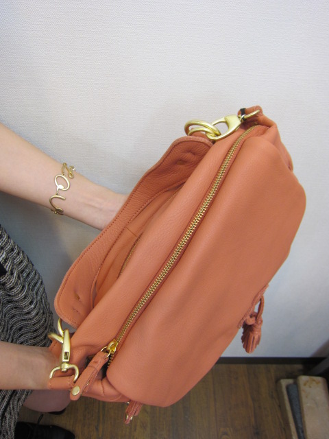 Beaure ビュレ B-10001  フロントタッセルショルダーBAG_e0076692_17432656.jpg