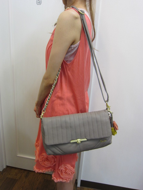 ◇ビュレ Beaure◇B-10121 カラフルタッセル付き クラッチショルダーBAG_e0076692_17504955.jpg