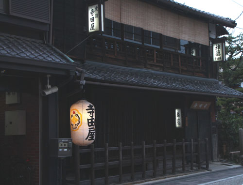 酒蔵通り 伏見灯ろう_e0048413_22302746.jpg