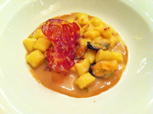 ”BERBEL Ristorante ベルベル” トリノの隠れ処で鮮魚のフルコース♪_b0246303_21391170.jpg