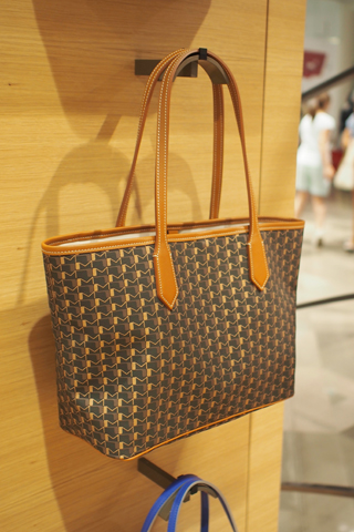 日本未上陸ブランド「MOYNAT」がラファイエットに！_d0063314_23455139.jpg