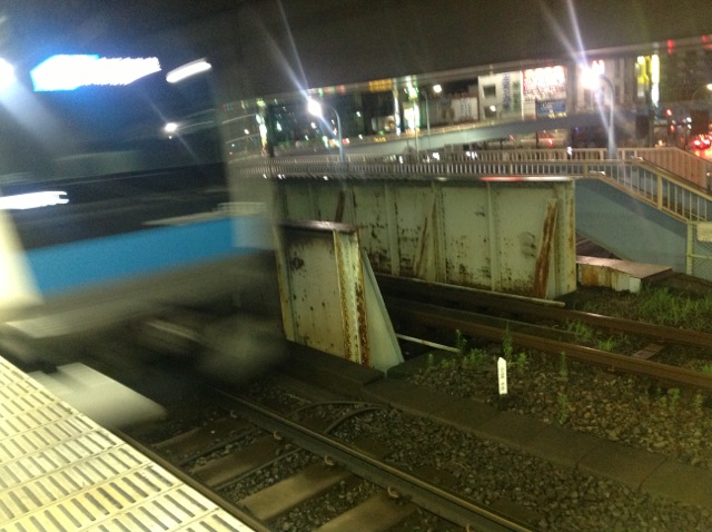貨物線っていうのも少なくなって来ているんだから、眺めておこうか_d0057843_22202191.jpg