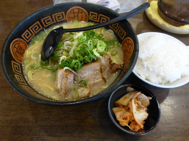 にんにくラーメン幸ちゃん本店 西三国_c0118393_85187.jpg