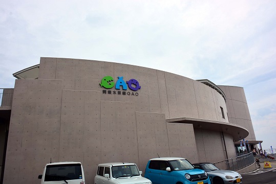 クルミ母娘の夏の日 ~ 大きな展示場へ移動した親子との再会_a0151913_20552117.jpg