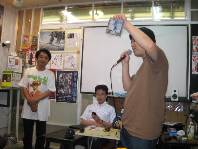 「現代怪談酒場」レポート_a0093332_1118582.jpg