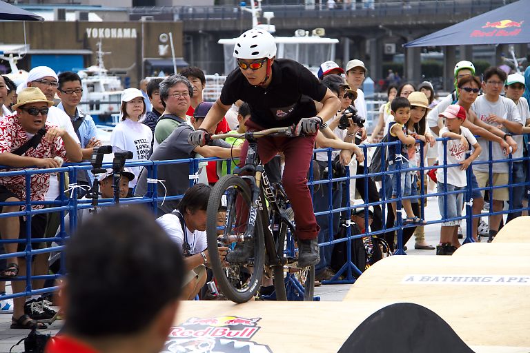 横浜港　象の鼻パーク　「レッドブルジャパン２０１３」（７月２８日）_c0057265_1423439.jpg