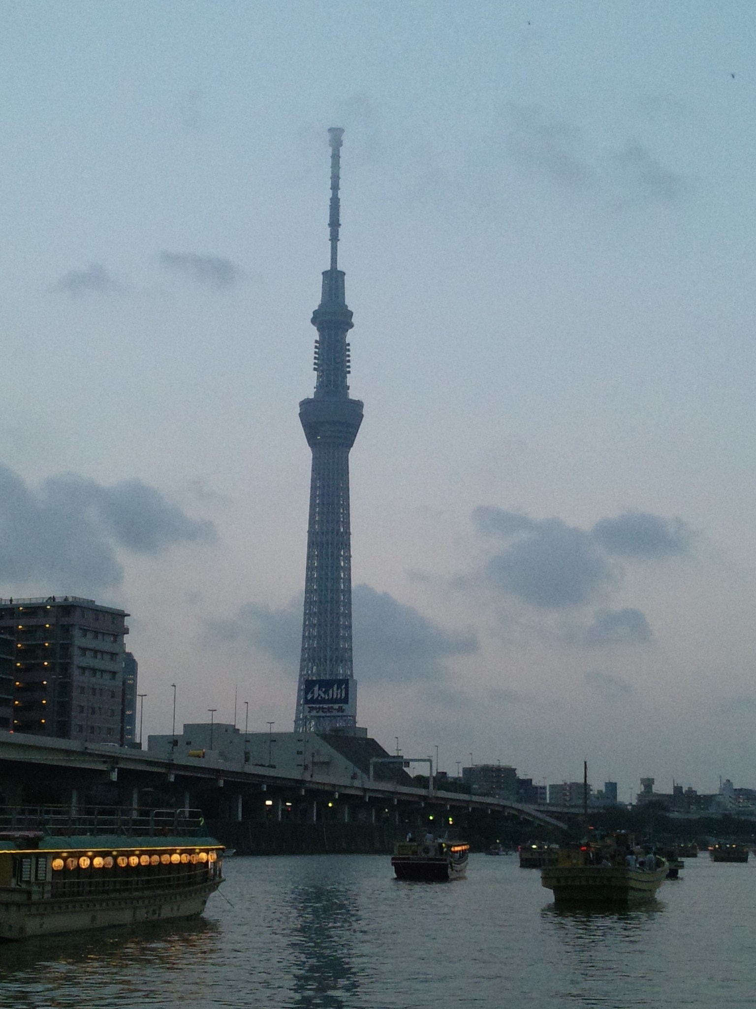 花火大会の写真をアップします。_e0119092_16172611.jpg