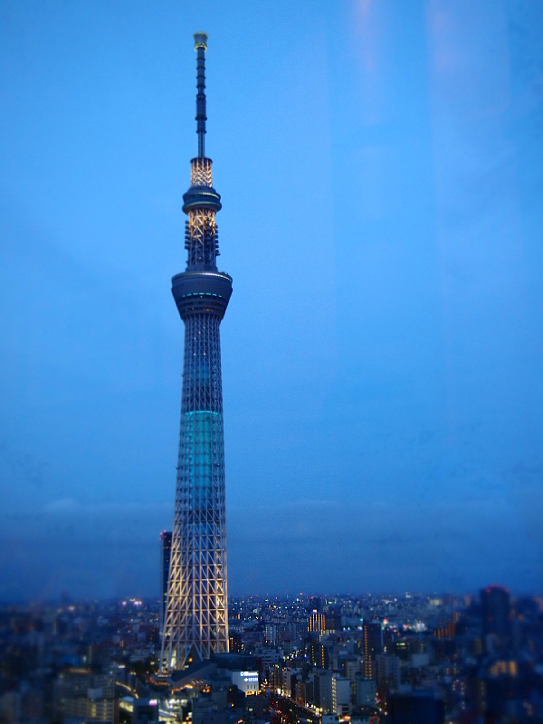 ◆ラ・ラナリータの夜 ~スカイツリーを眺めながら_b0008655_2312355.jpg
