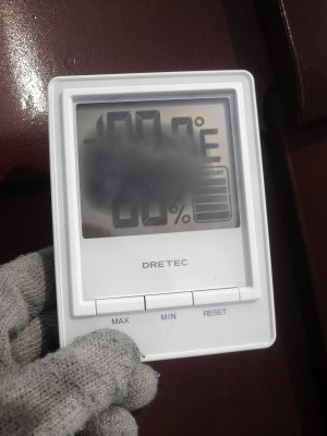 瓦の上に温度計乗せてみました。_c0223192_184621.jpg