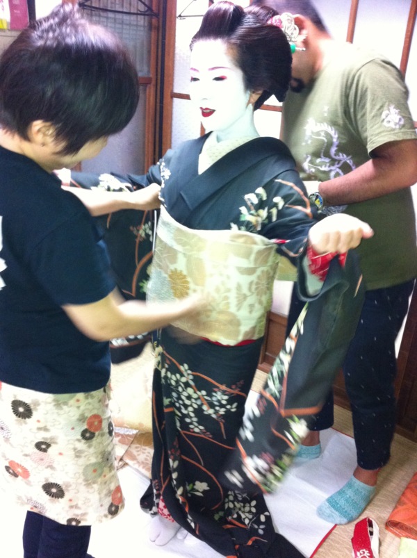 130723 祇園祭で舞妓体験〜着付け編〜_f0164842_20465377.jpg