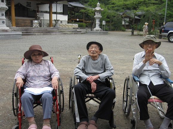 富士川町妙法寺へバスハイク_e0191174_16545016.jpg
