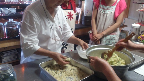 料理教室でおいしいコロッケ習ってきました。_d0182179_20375680.jpg