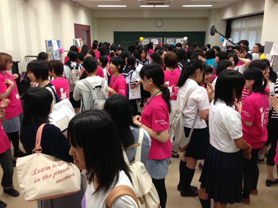 「東北大学サイエンス・エンジェル〜羽ばたく女性たち〜」という展示を開催中_d0028322_2346252.jpg