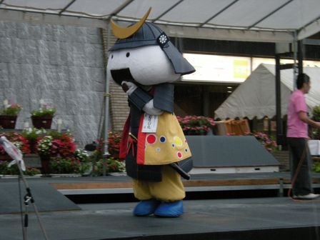 盛岡駅前にゆるキャラ大集合!_b0206037_192222.jpg