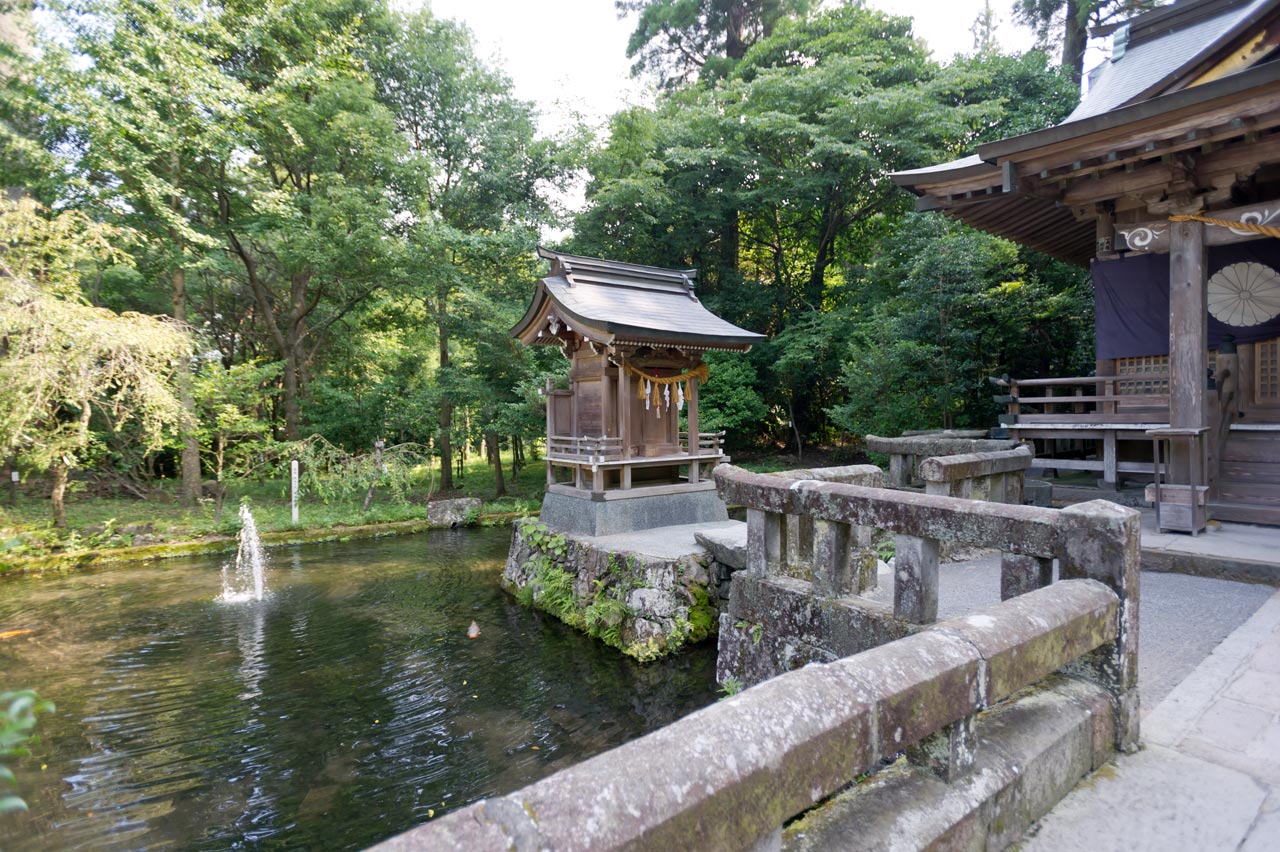 宇奈岐日女神社　大分県由布市湯布院町_b0023047_633197.jpg