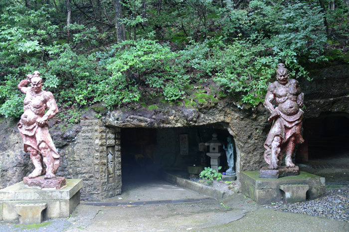 すごい珍スポット!ハニベ巌窟院_e0171573_23404771.jpg