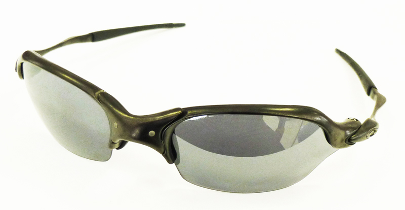 OAKLEYオークリーサングラス8月カラーリフレッシュ&シグネチャーモデル入荷!_c0003493_1193077.jpg