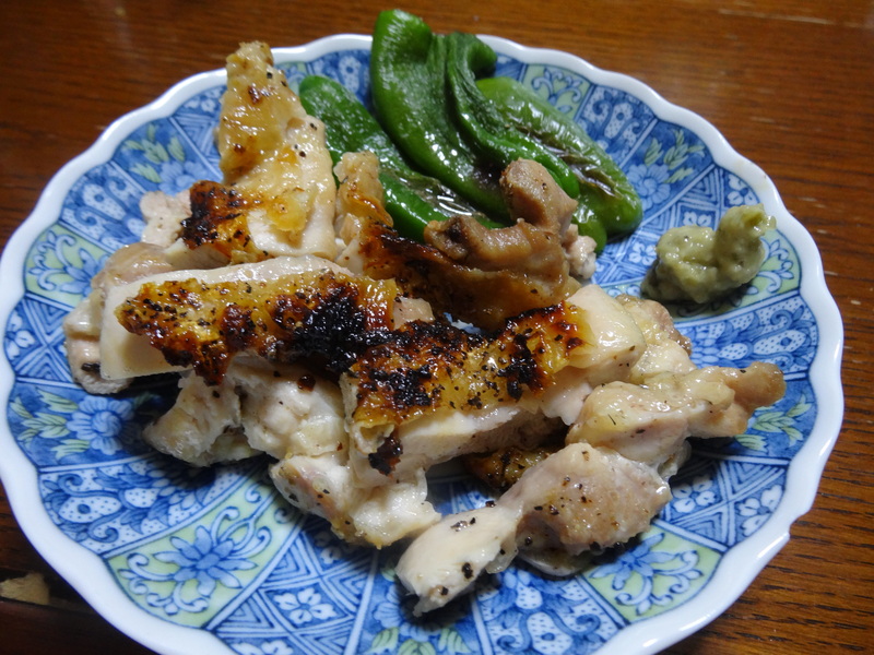 冷やし饂飩、鰹の刺し身、缶詰のカレー、麻婆豆腐饂飩、鶏塩胡椒焼きです。_c0225997_1318852.jpg