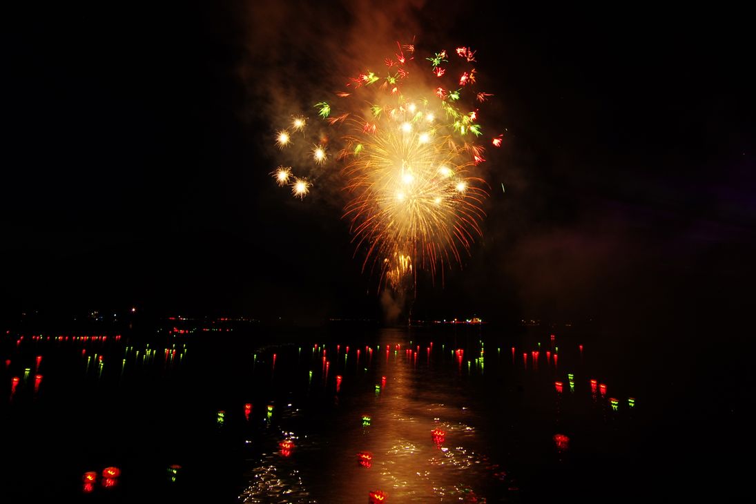 水中花火！♪・・・２０１３年榛名湖湖上花火大会行って来ました_a0031821_1749584.jpg