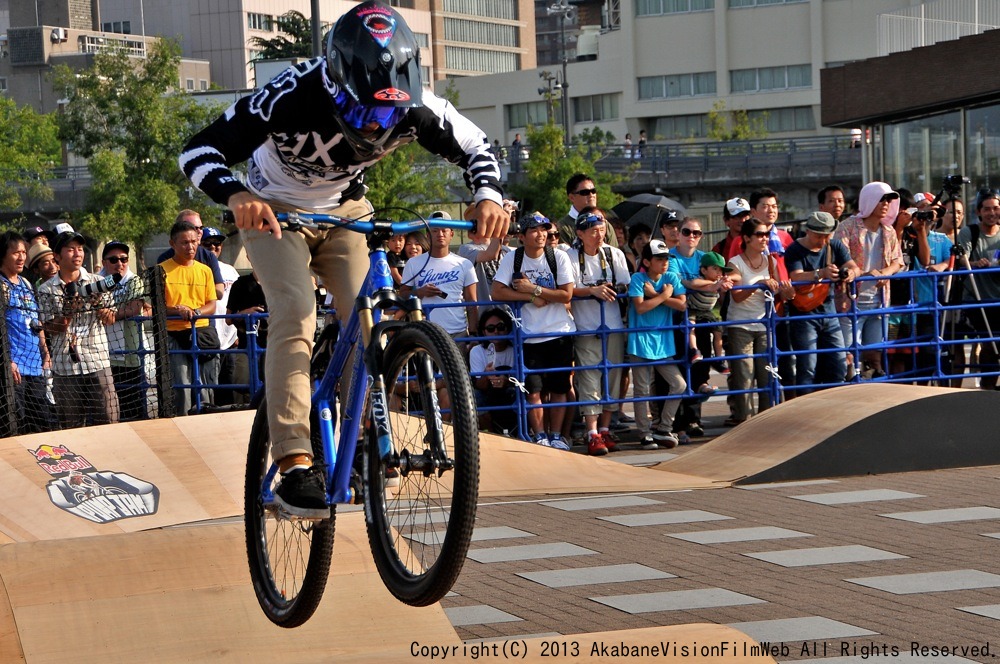  Red Bull Pump JamVOL9：決勝トーナメントその４〜セミファイナル_b0065730_1195661.jpg