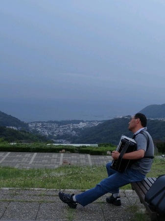 「シャンソンがにあう丘 湘南国際村グリーンパーク」8/2放送「ラーキーのちょっとリュクスな湘南散歩」_f0278974_13555657.jpg