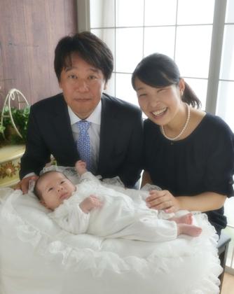 笑顔のぎこちないお父さんと違い母と娘は撮影もスムーズに..._b0194185_22484187.jpg