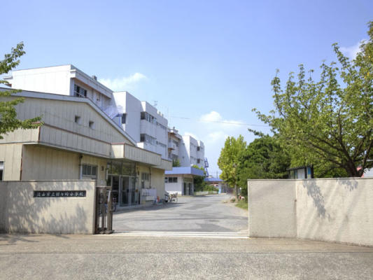 流山市立鰭ヶ崎小学校区で中古一戸建ての購入をお考えのあなたへ 松戸 柏 流山 我孫子 野田の家探しなら 株式会社ハウスワン 流山市立鰭ヶ崎小学校区で中古一戸建ての購入をお考えのあなたへ 松戸 柏 流山 我孫子 野田の家探しなら 株式会社ハウスワン