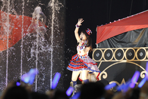 水樹奈々の西武ドームライブにシークレットゲストで 日笠陽子 T M Revolution が登場 エキサイトアニメニュース