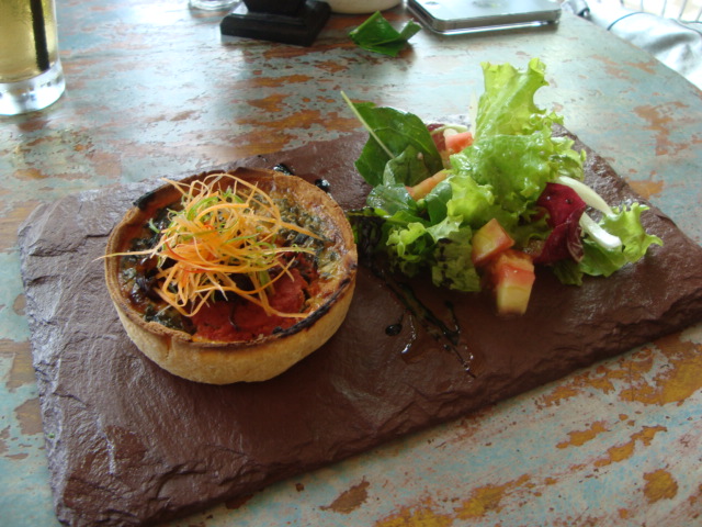 バリ島へ行く。⑦ ~ウブドのおしゃれカフェ~_f0232060_2105324.jpg