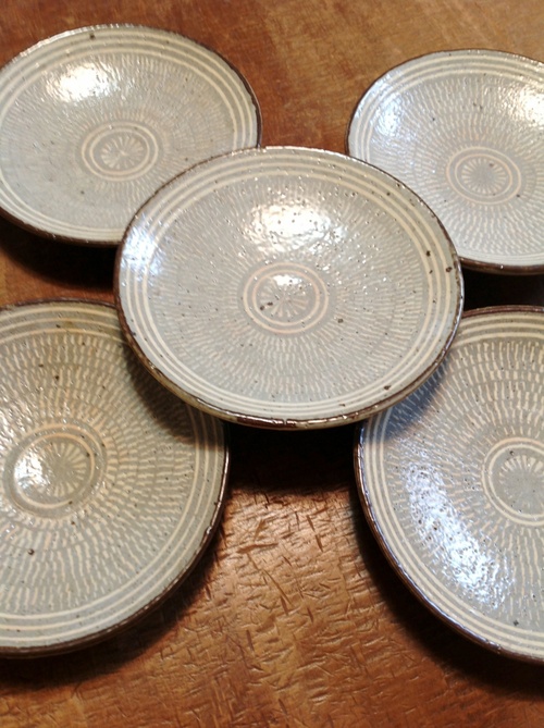 韓国 金海窯 新入荷しました。_b0153663_15375192.jpg