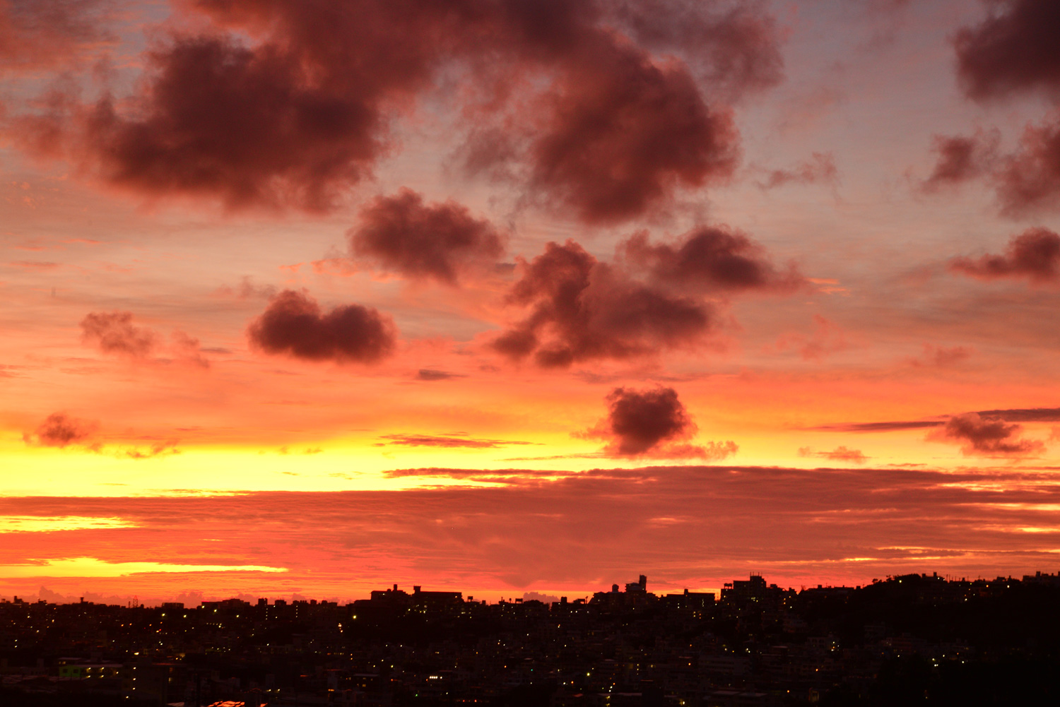 南風原町本部公園から見た夕日夕焼け_c0295273_21154333.jpg